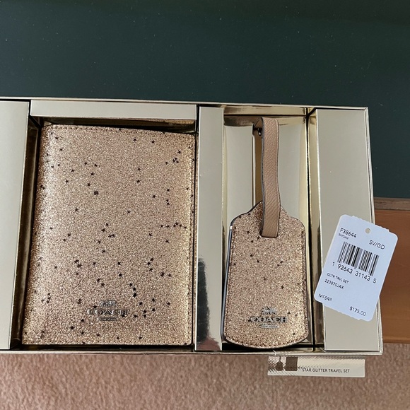 NWT Coach rose gold travel set - Picture 4 of 4